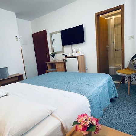 Apartmens And Rooms Madunic V Сплит Екстериор снимка