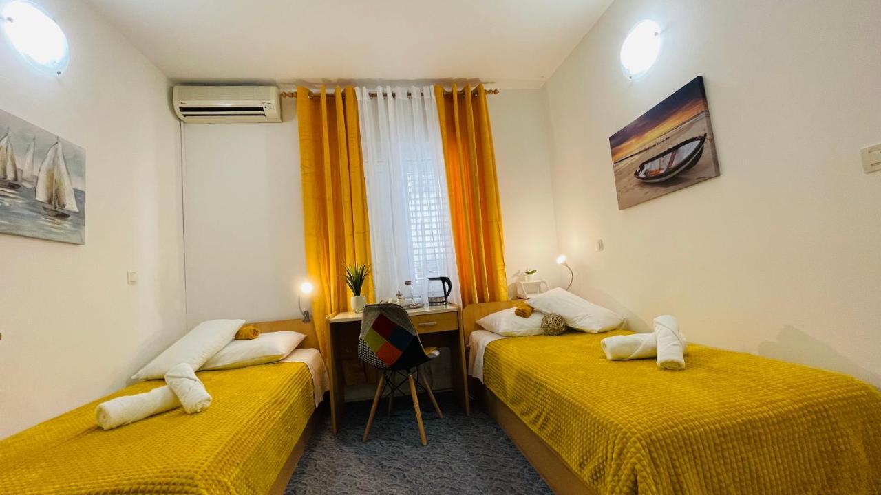 Apartmens And Rooms Madunic V Сплит Екстериор снимка