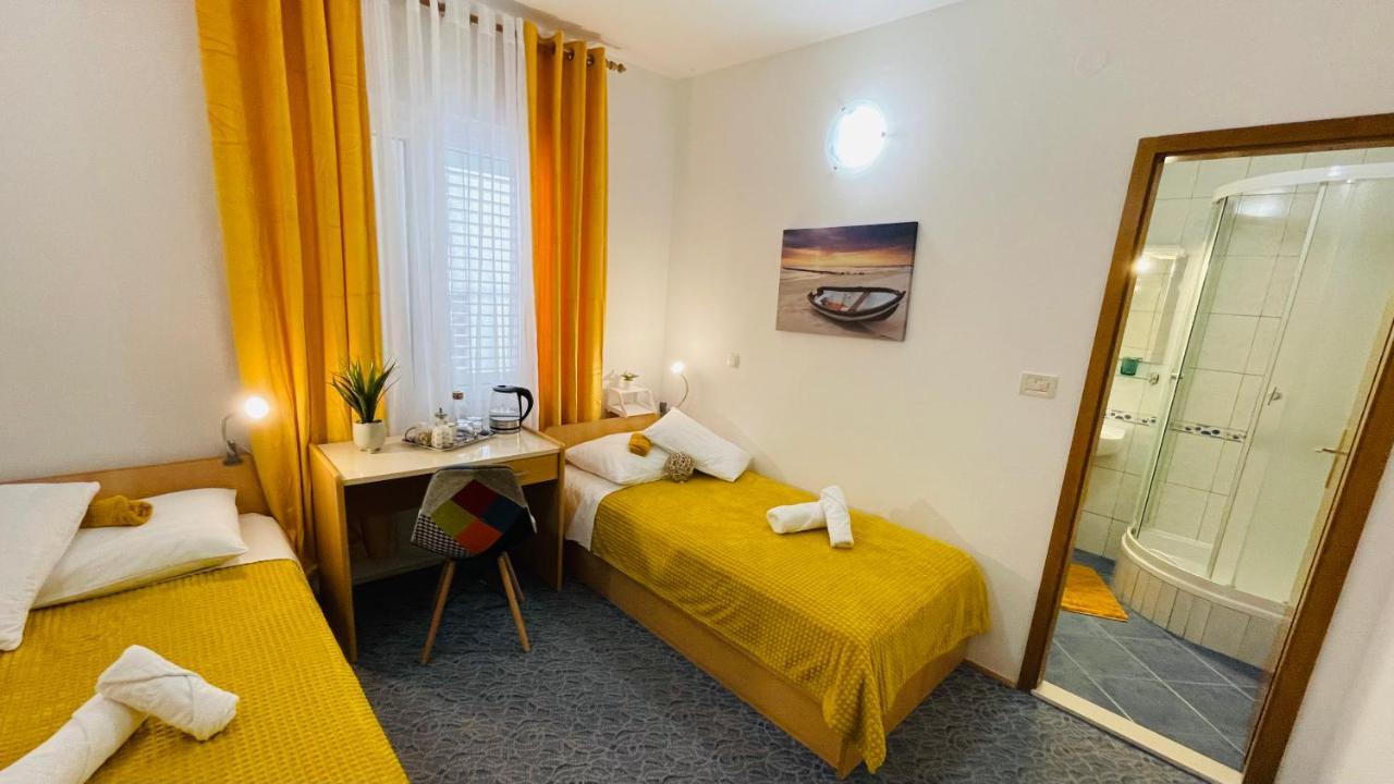 Apartmens And Rooms Madunic V Сплит Екстериор снимка