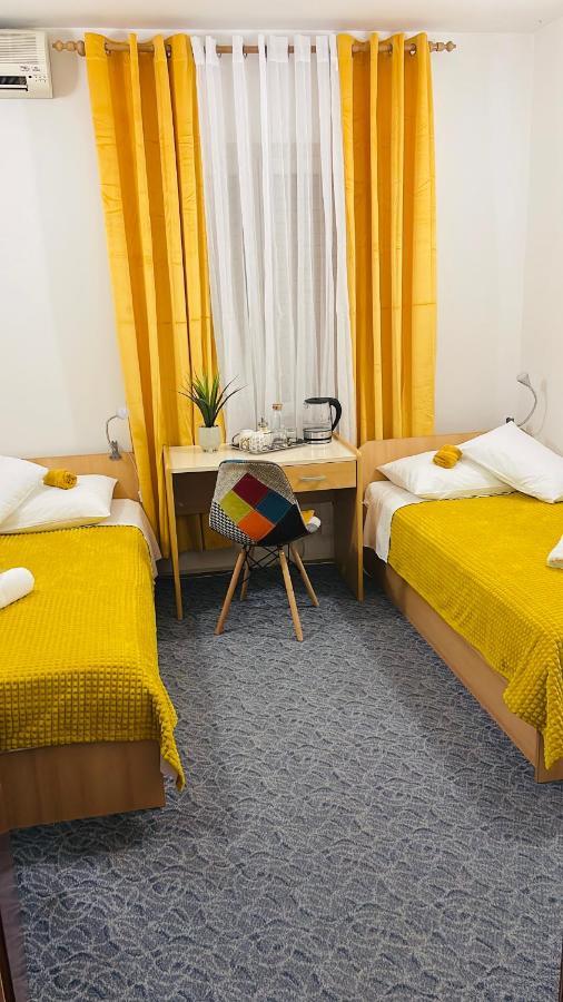 Apartmens And Rooms Madunic V Сплит Екстериор снимка