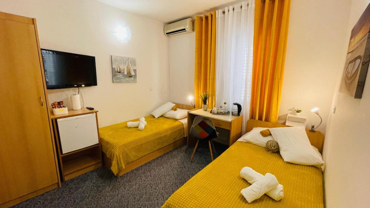 Apartmens And Rooms Madunic V Сплит Екстериор снимка