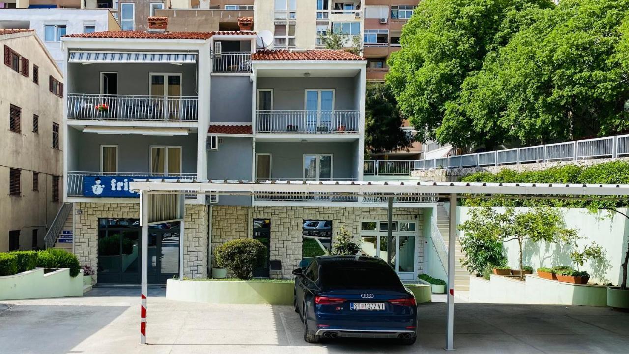 Apartmens And Rooms Madunic V Сплит Екстериор снимка