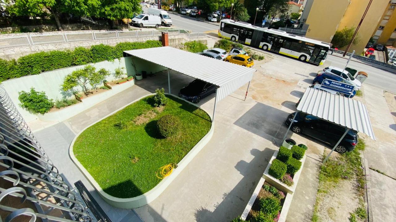 Apartmens And Rooms Madunic V Сплит Екстериор снимка