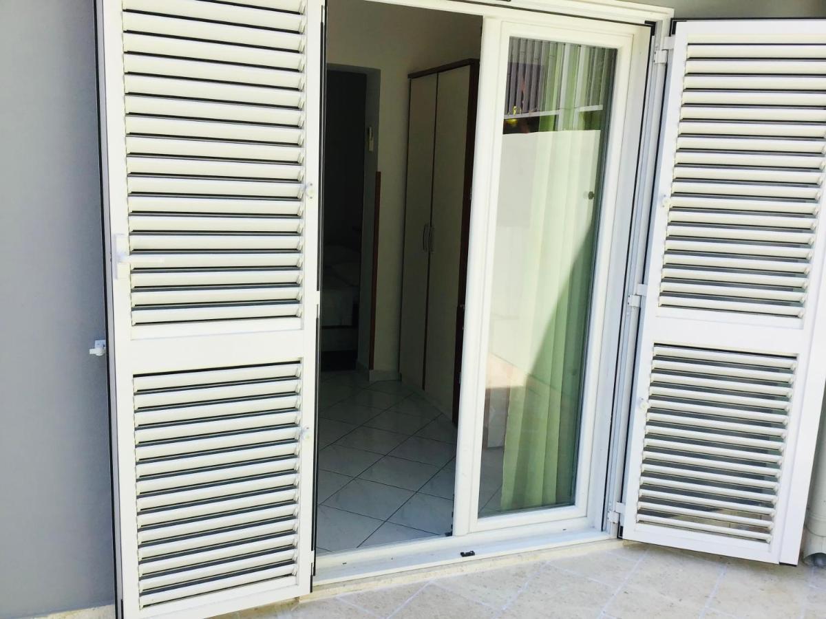 Apartmens And Rooms Madunic V Сплит Екстериор снимка