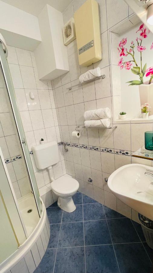 Apartmens And Rooms Madunic V Сплит Екстериор снимка